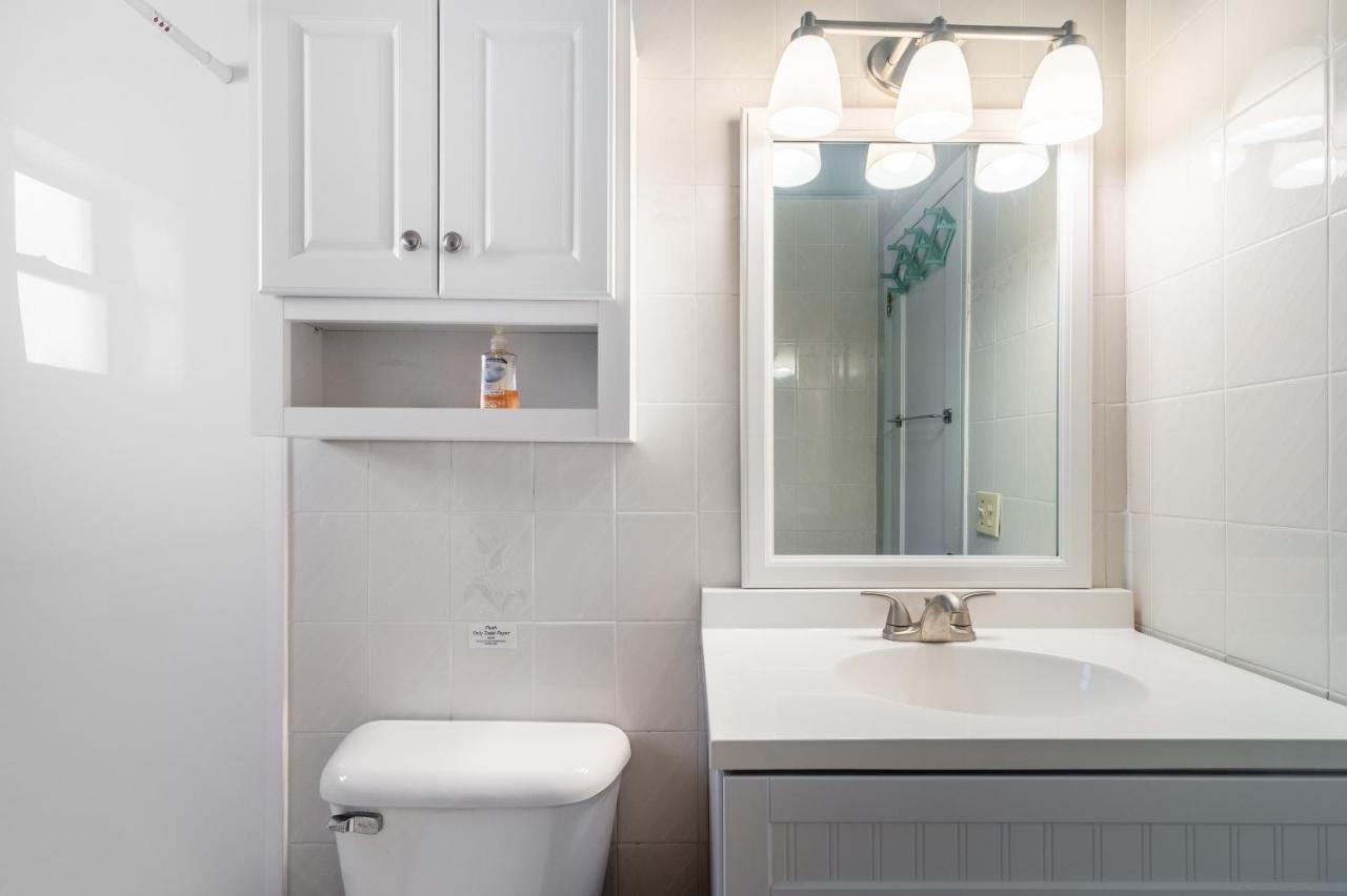 Cute One Bedroom At The Coral Resort Apts Clearwater Beach Bagian luar foto