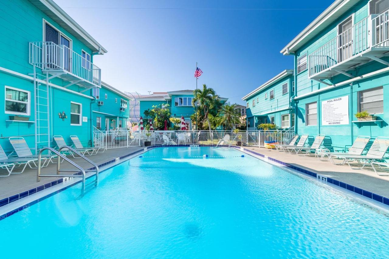 Cute One Bedroom At The Coral Resort Apts Clearwater Beach Bagian luar foto
