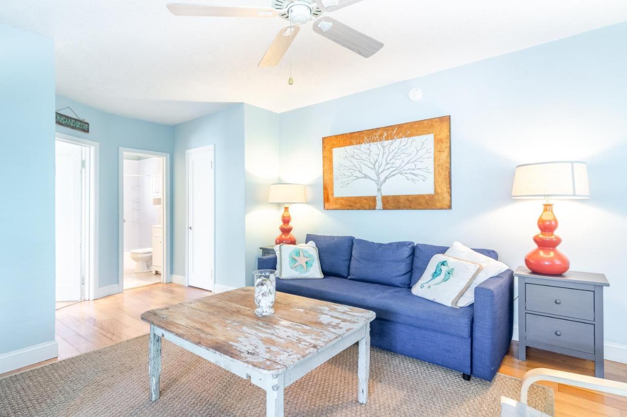 Cute One Bedroom At The Coral Resort Apts Clearwater Beach Bagian luar foto