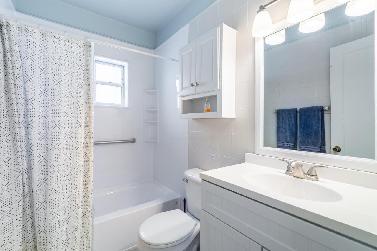 Cute One Bedroom At The Coral Resort Apts Clearwater Beach Bagian luar foto