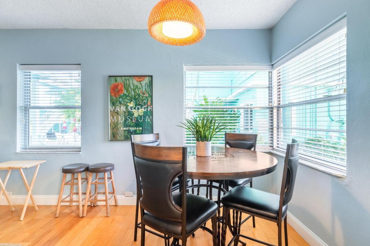 Cute One Bedroom At The Coral Resort Apts Clearwater Beach Bagian luar foto